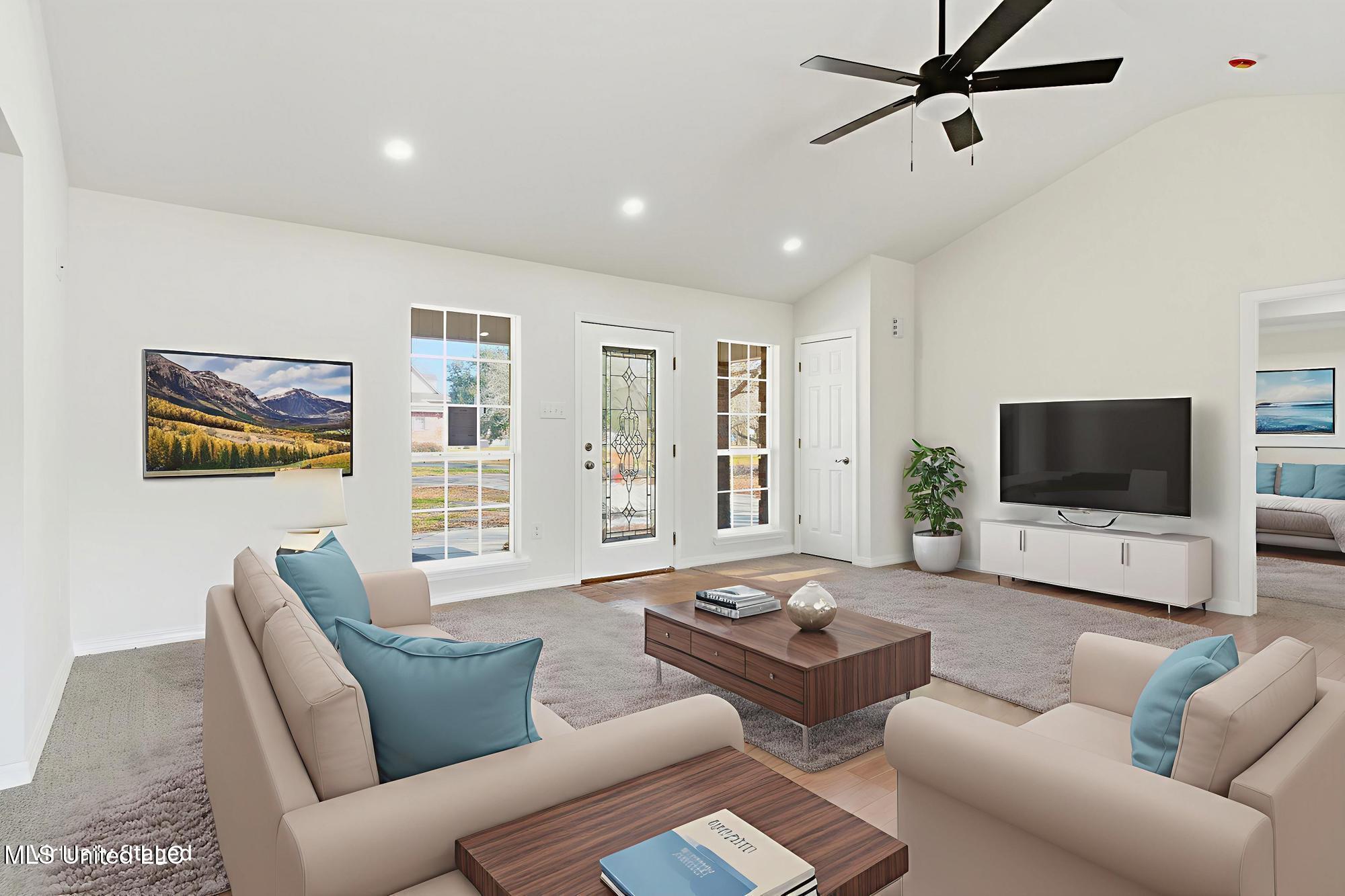 Image 4: dsc03358 - living room - standard - 1