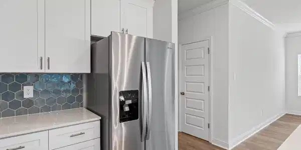 Image 3: Kitchen