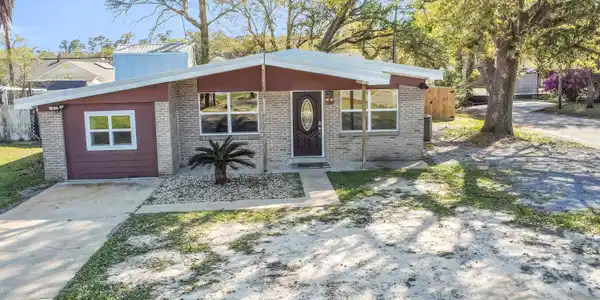 706 Spanish Acres Drive