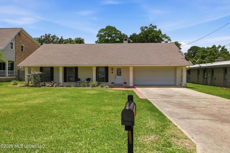 319 Eastview Drive