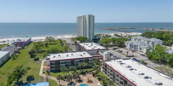 2046 Beach Blvd