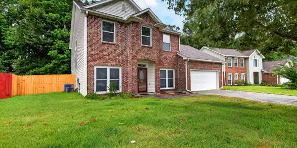 Image 4: 847EllingtonDr.-5