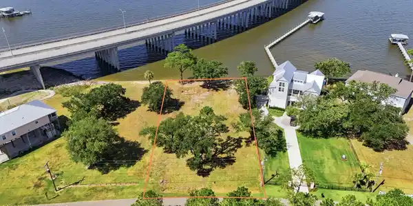 Image 2: DJI_20260820105524_0210 - LotLine