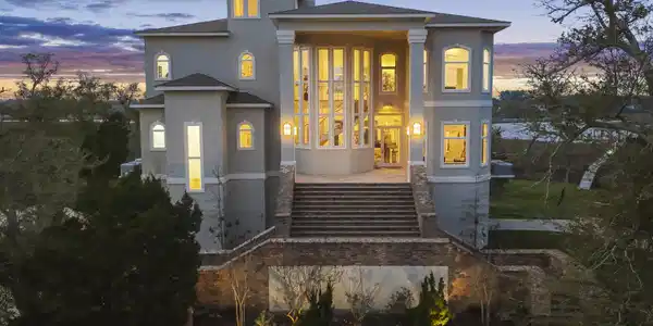 707 Rue Rivage