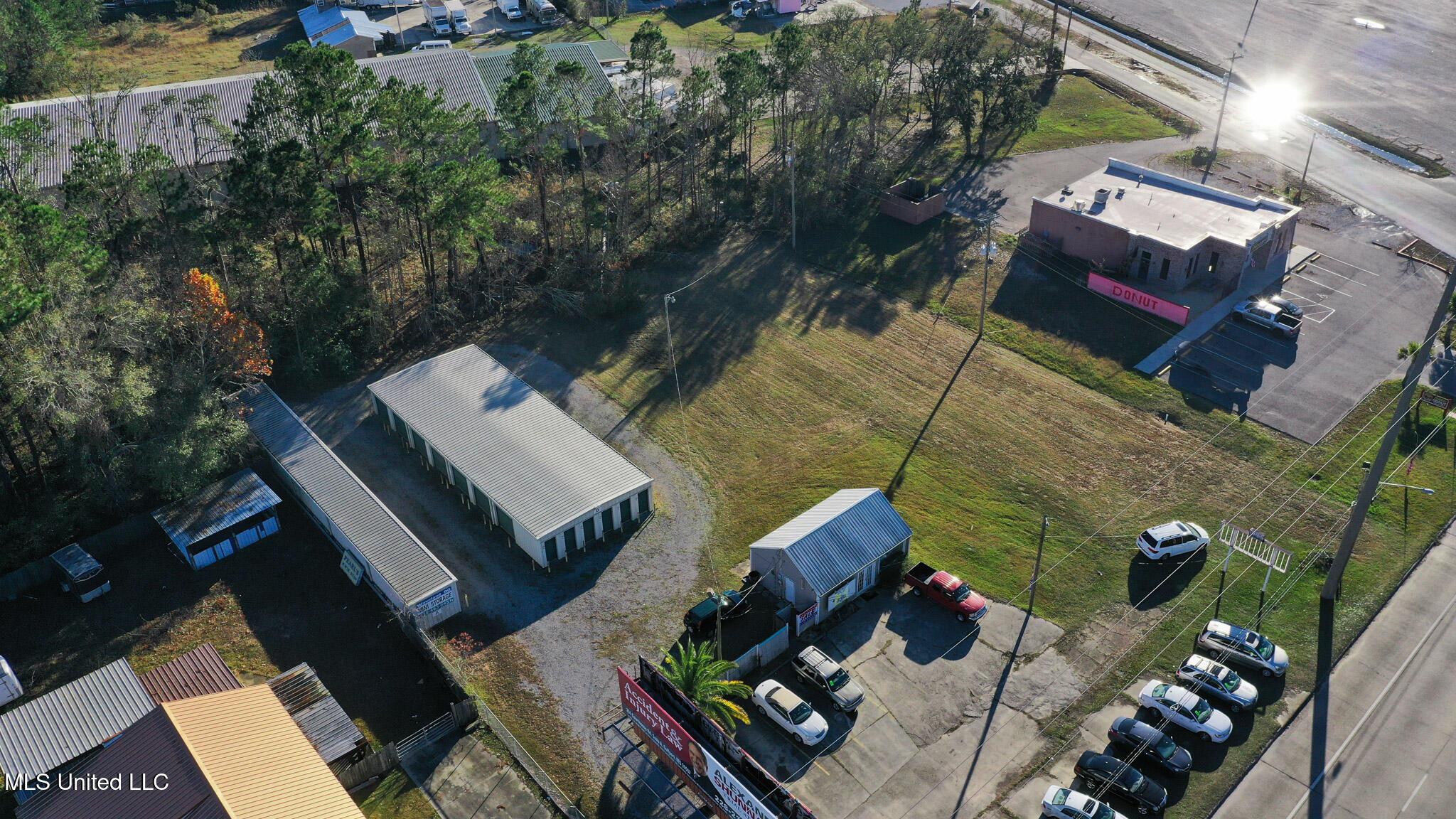 Image 3: 623 HWY 90-2