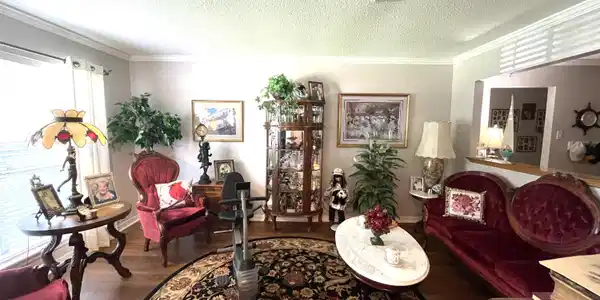 Image 3: Sitting Room/Office