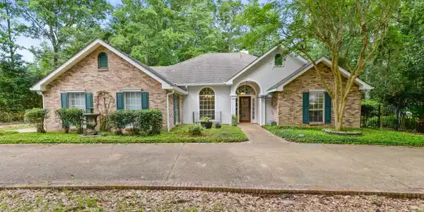 7635 Fairway Drive