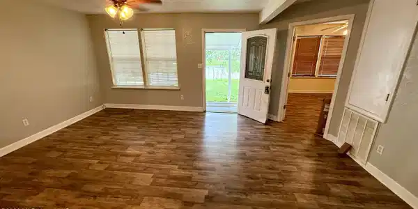Image 2: Living room