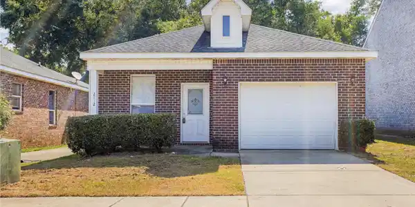 2932 Magnolia Court