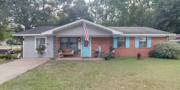 221 Walnut Drive