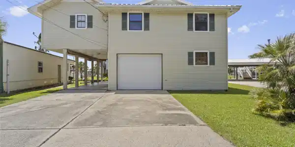855 Dove Boulevard