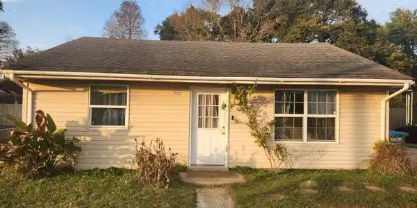 2411 Parsley Avenue