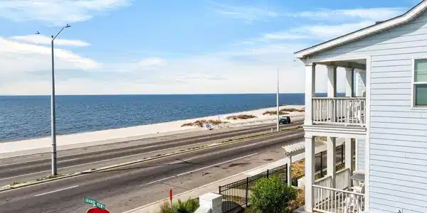 Image 3: 2508BeachBlvd-5