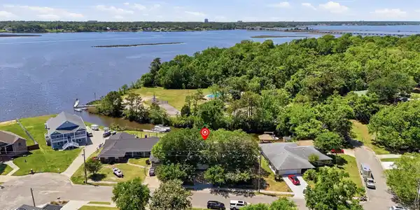 707 Holly Hills Drive
