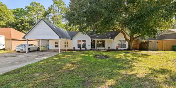 7016 Red Bud Lane