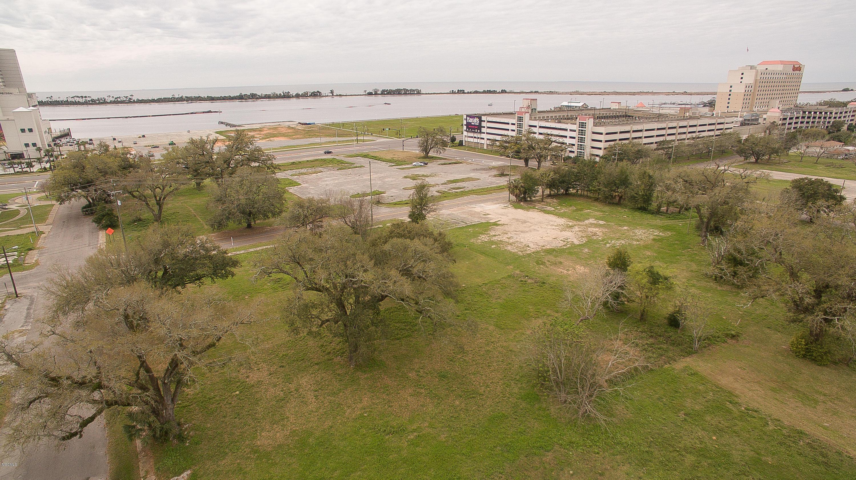 Image 2: Proximity to Harrah's Casino