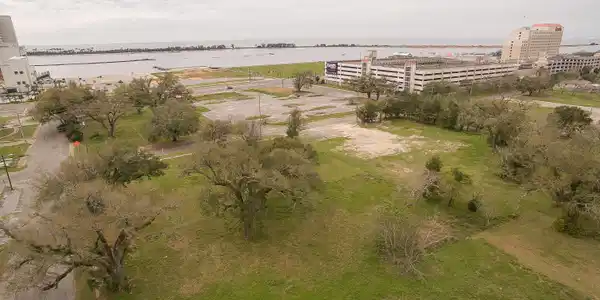 Image 2: Proximity to Harrah's Casino