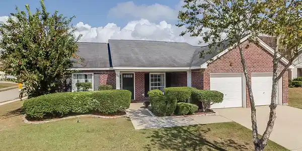 1570 Redwood Court