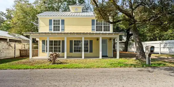 1633 Nichols Court