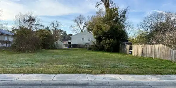 561 Esters Boulevard