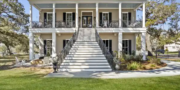 800 W Beach Boulevard