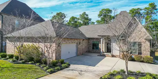 1882 Paul David Drive