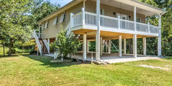 105 Stennis Street