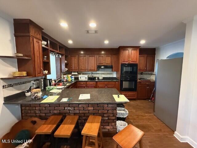 Image 3: Kitchen 2