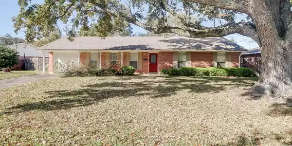 1736 Thomas Jefferson Drive