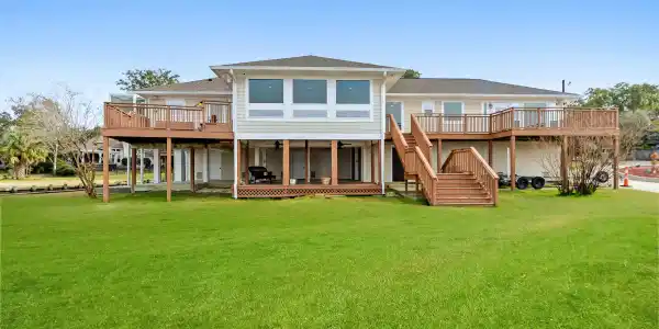 2562 Mercedes Drive