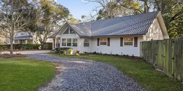 5808 Ridge Road