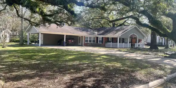 904 Columbus Drive