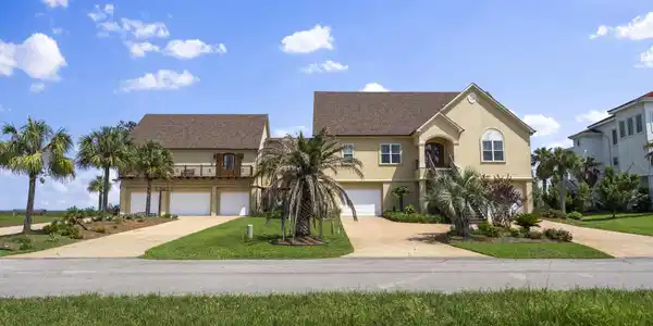 1332 Poki Place