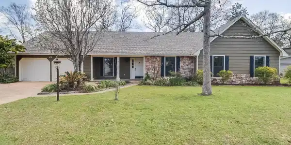 110 Lynne Therese Circle