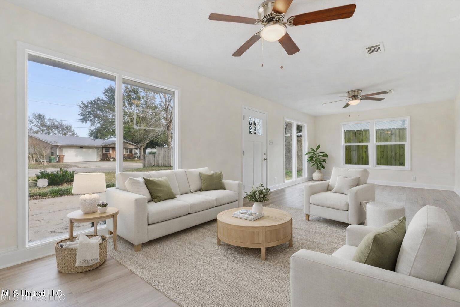 Image 4: F1D7B41D-EC7A-4962-98DE-EE42DD735A8E