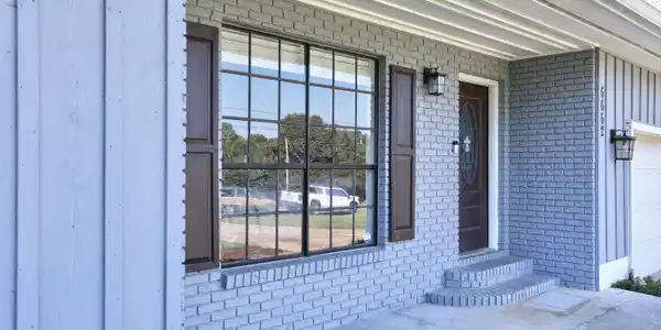 Image 3: Porch