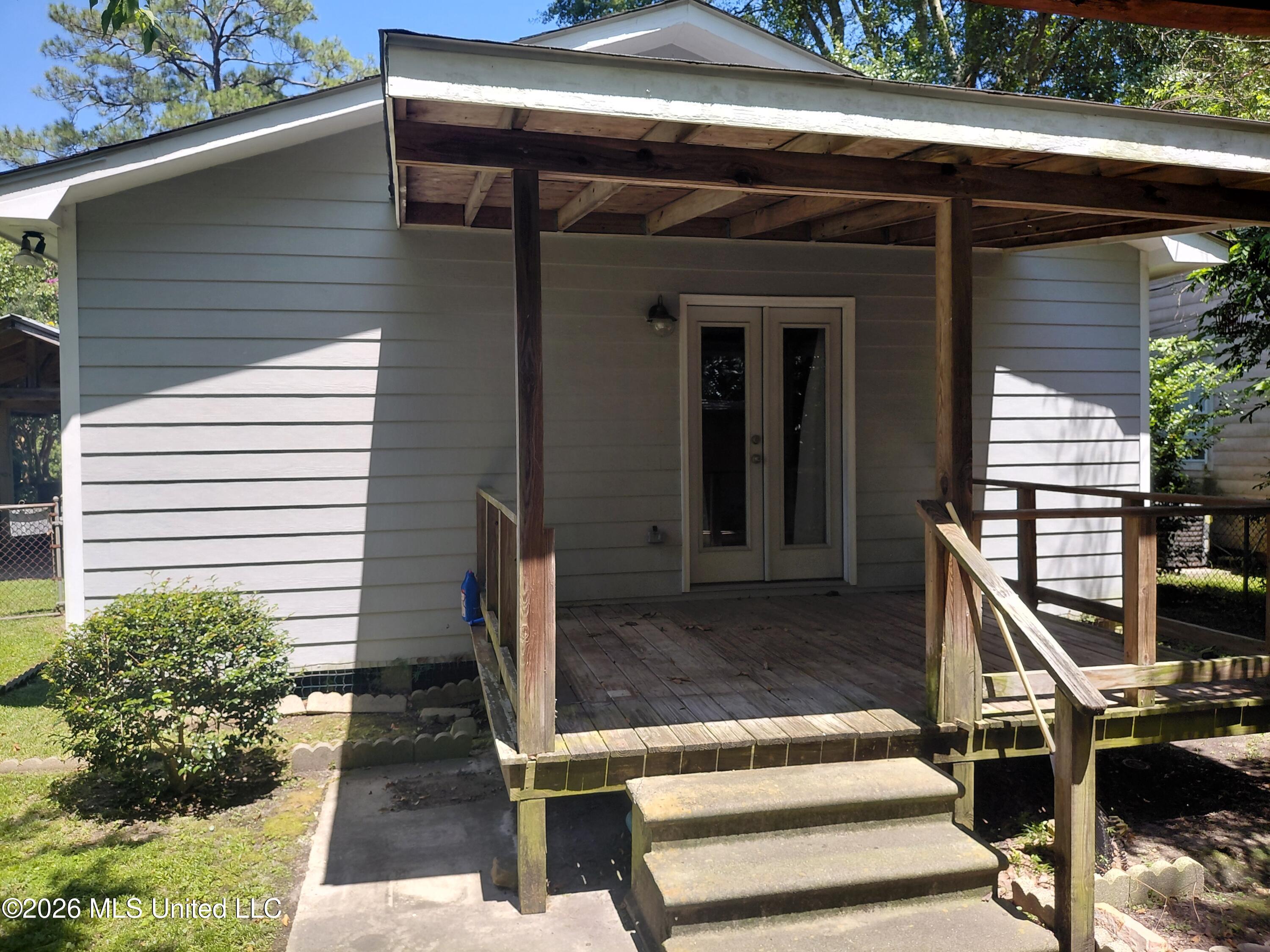 Image 4: Rear Deck