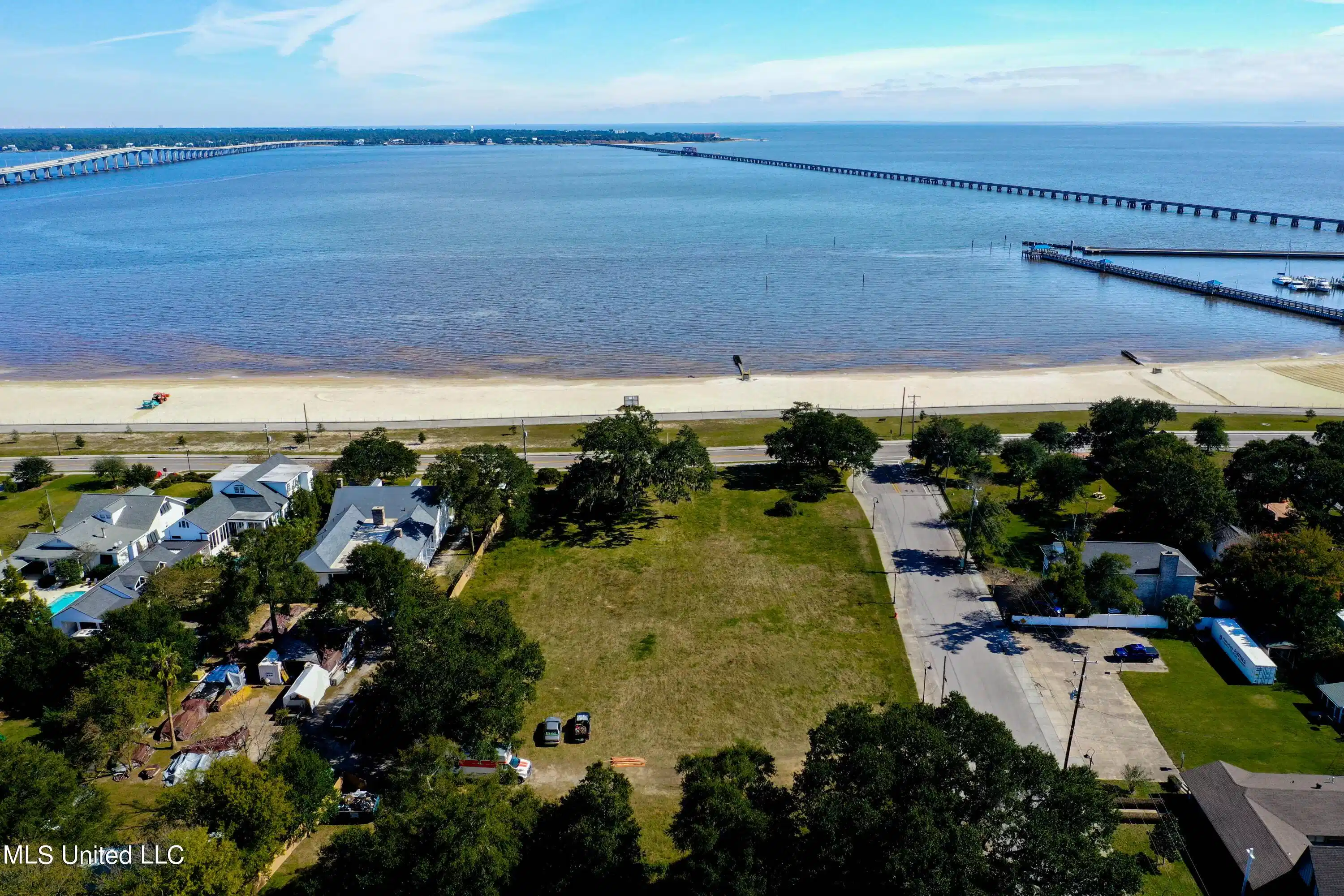 Image 1: 400 N Beach Blvd, Bay St. Louis 39520