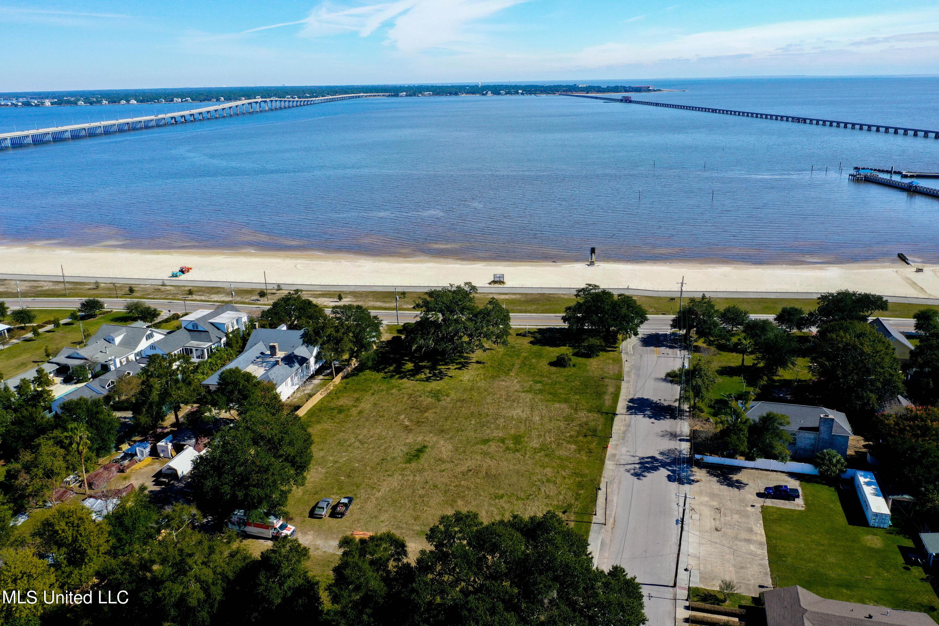 Image 3: n beach blvd