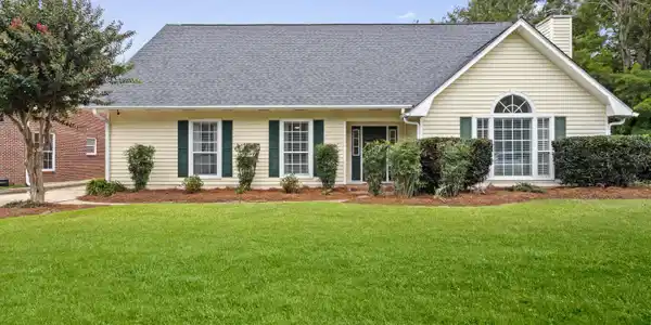 2469 Greenview Drive