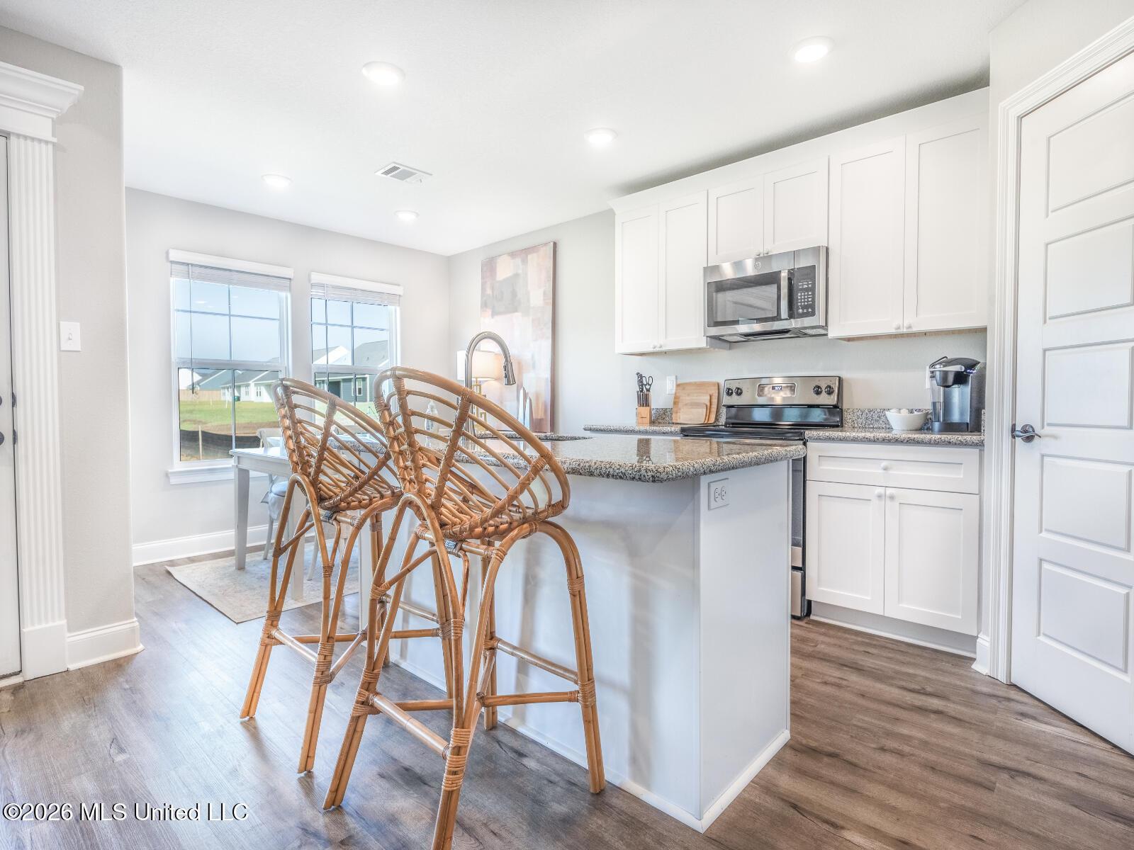 Image 4: Opal_C143_Kitchen