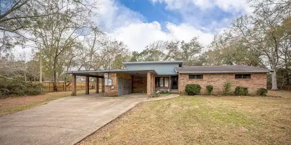 3109 Holly Drive