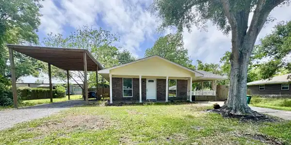 118 Lassere Circle