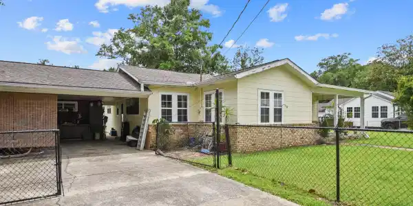 802 Mill Road