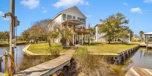 104 Kelly Cove