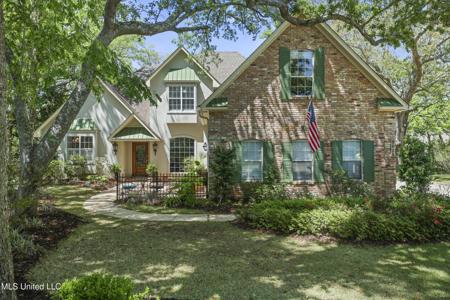3823 Versailles Court