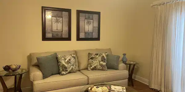 Image 2: OAK SHORES B 66 SOFA ZOOM IN