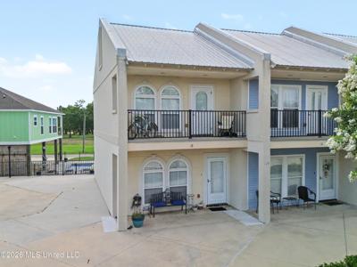 548 W Beach Boulevard