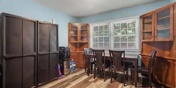 Image 4: Dining Area