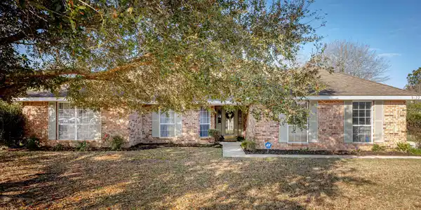 3122 Shadow Wood Drive